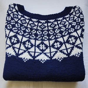 Pullover mit rundem Halsausschnitt blau/weiß